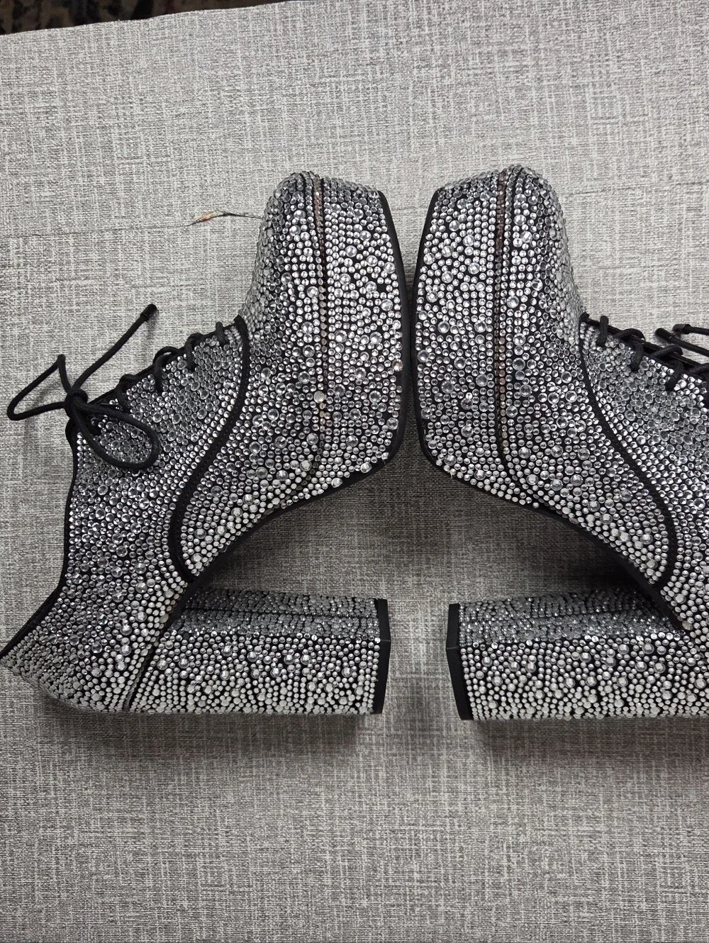 RARE Gianni Bini 20th Anniversary Keevie Women's 10 Rhinestone Platform Heels